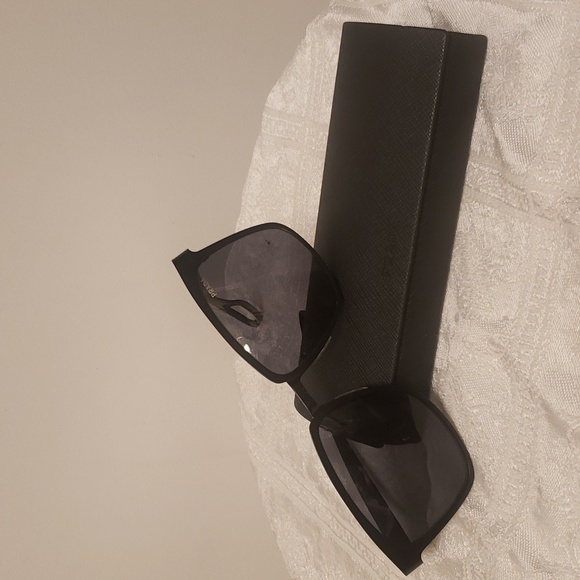 Prada sunglasses - Picture 2 of 11